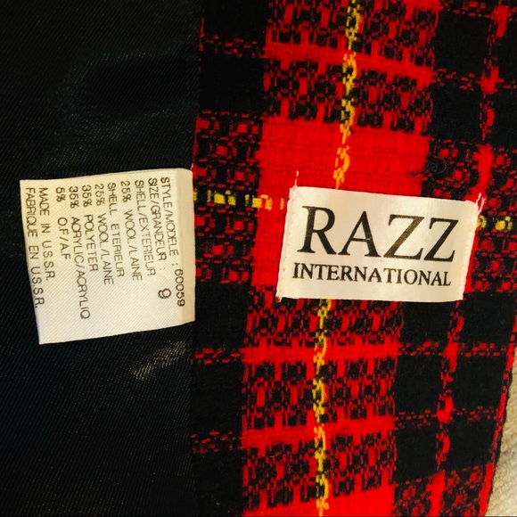 Vintage razz 3/4 red and black plaid blazer size 9  (large) excellent condition - Picture 2 of 7